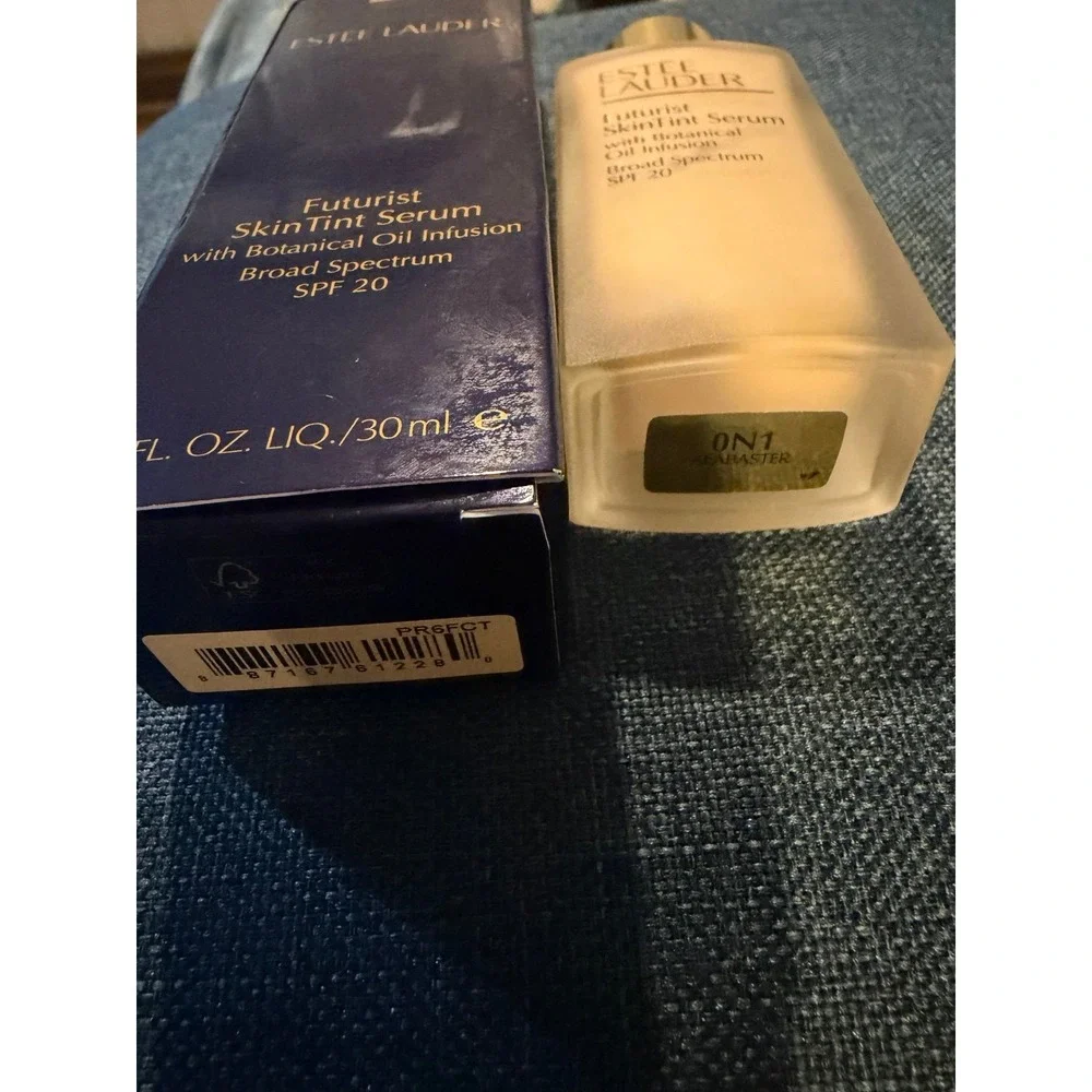 Estée Lauder Futurist SkinTint Serum Foundation SPF 20 - 0N1 Alabaster - 1 fl oz